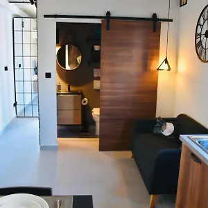 apt-chic-penthouse-industrial-style.qawrahotelsmalta.org/